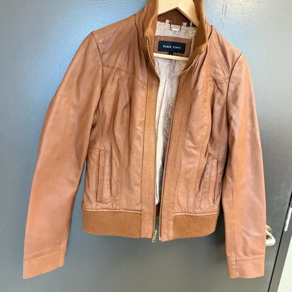 Black Rivet S EUC barely worn Women's Tan Leather Jacket high collar fall trend - Picture 2 of 15